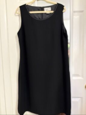 Mary McFadden Black Sleeveless Mini Shift with Beaded Trim PtP 22 in